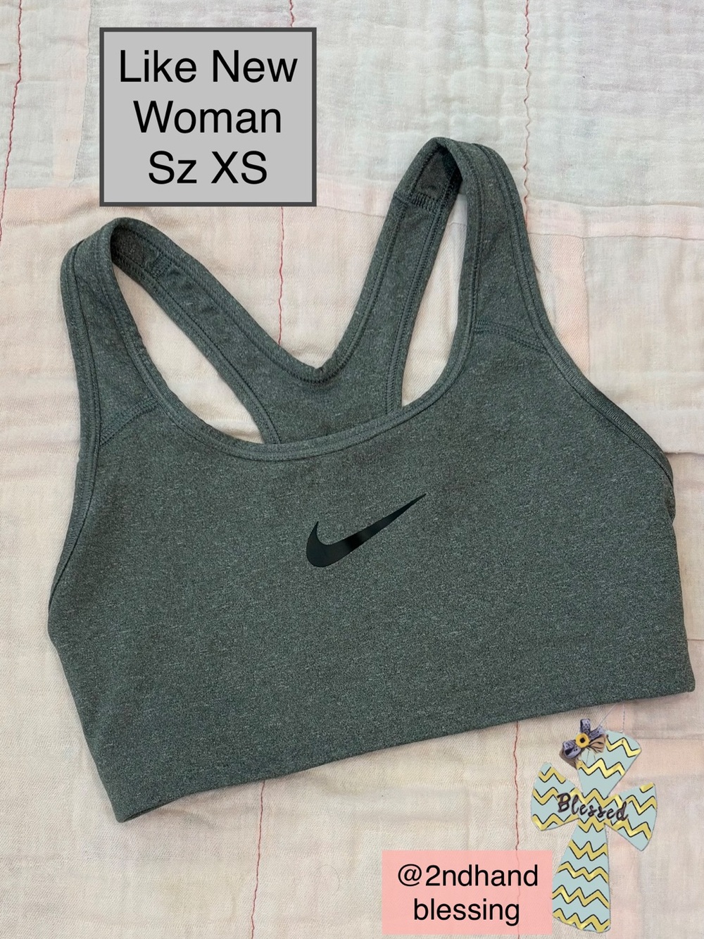 Like New Nike Gray Racerback Sports Bra, Women XS, Black Swoosh, Dri-Fit